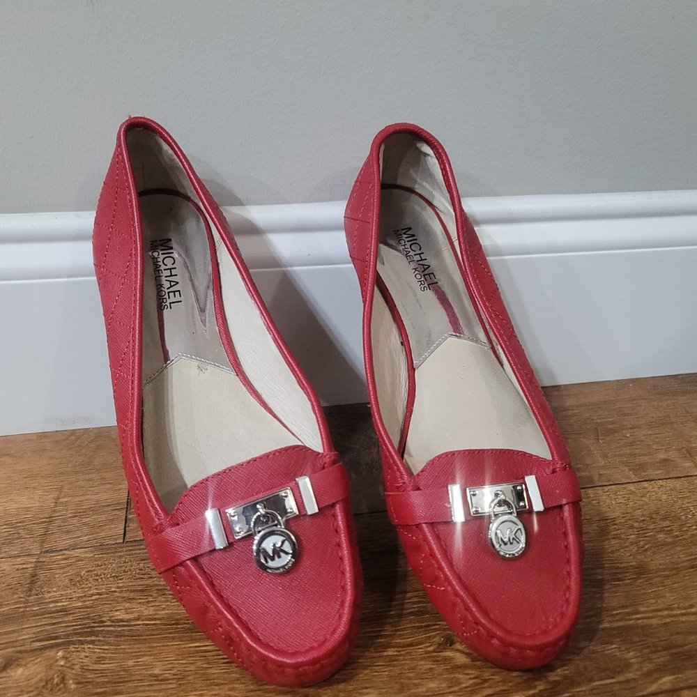 Micheal Kors red Quilted buckle loafers size 9.5